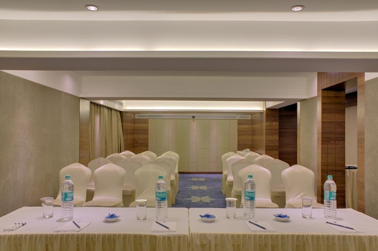 The Sahil Hotel Mumbai Ngoại thất bức ảnh