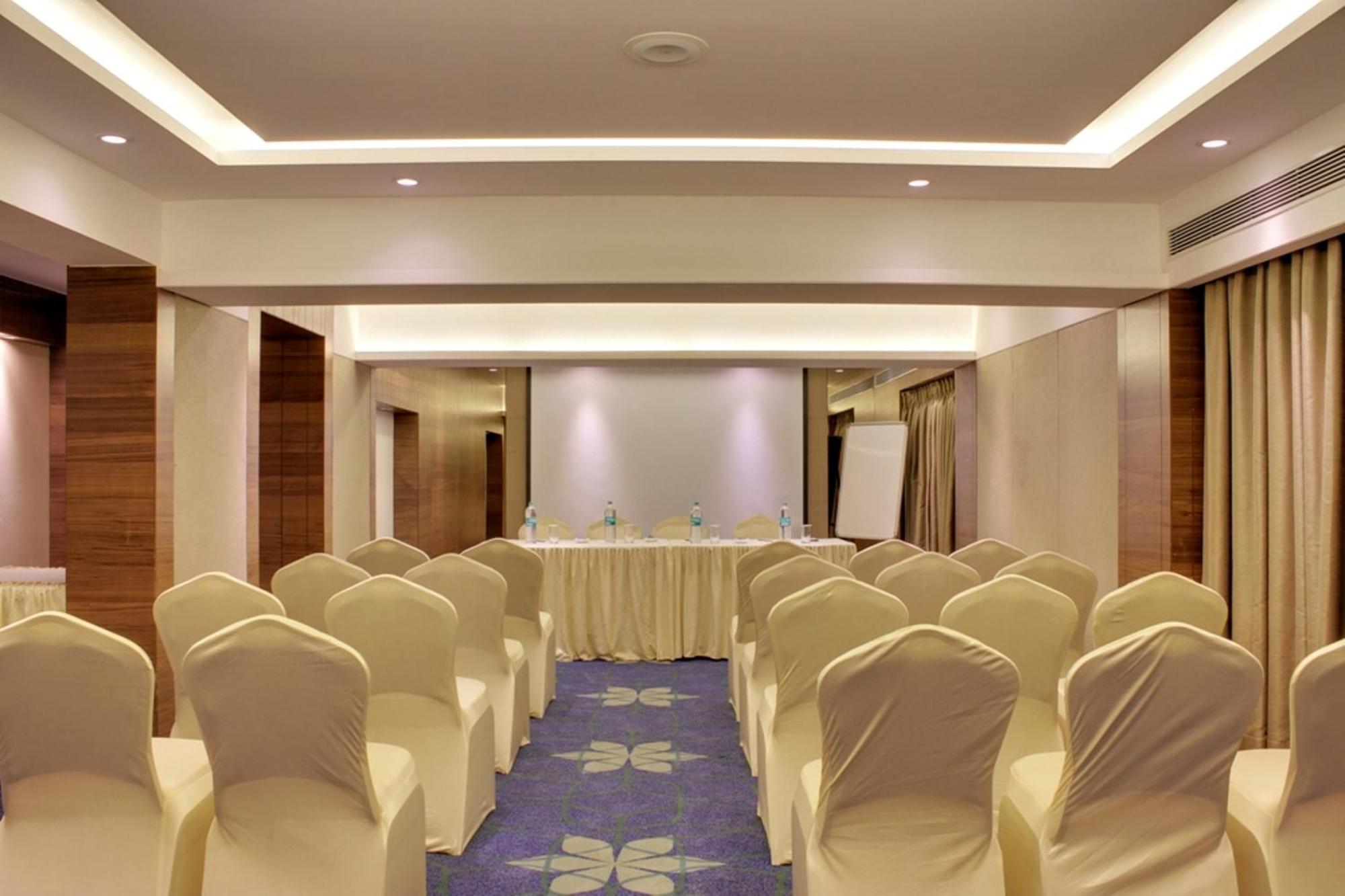 The Sahil Hotel Mumbai Ngoại thất bức ảnh