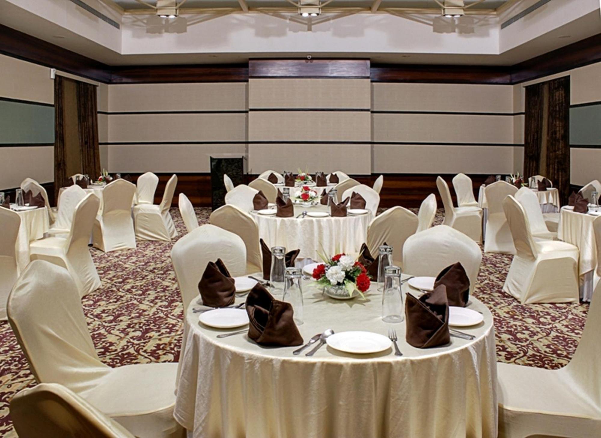 The Sahil Hotel Mumbai Ngoại thất bức ảnh